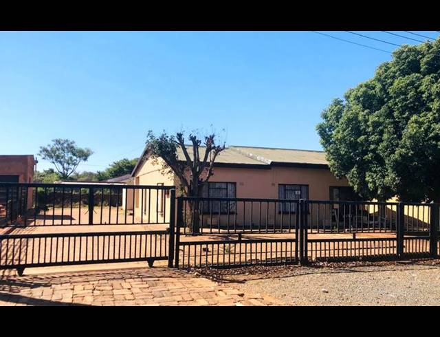3 BEDROOM HOUSE FOR SALE IN GA-RANKUWA UNIT 1